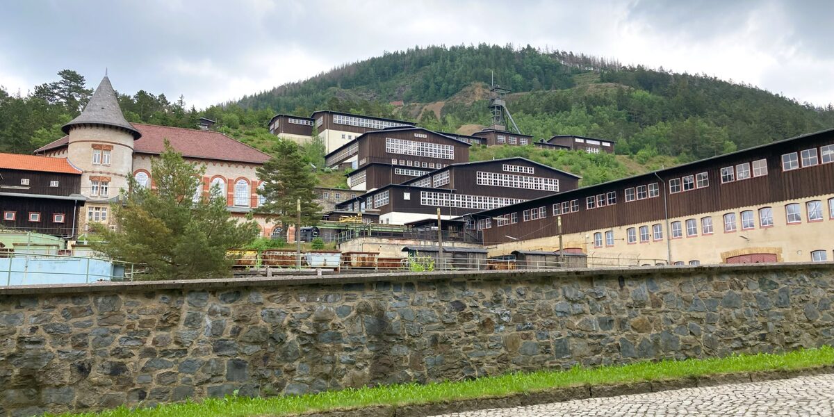 Gruppenunterkuft Tannenhaus - Blick auf die Gebäude des Besucherbergwerks Rammelsberg (Weltkulturerbe) in Goslar.